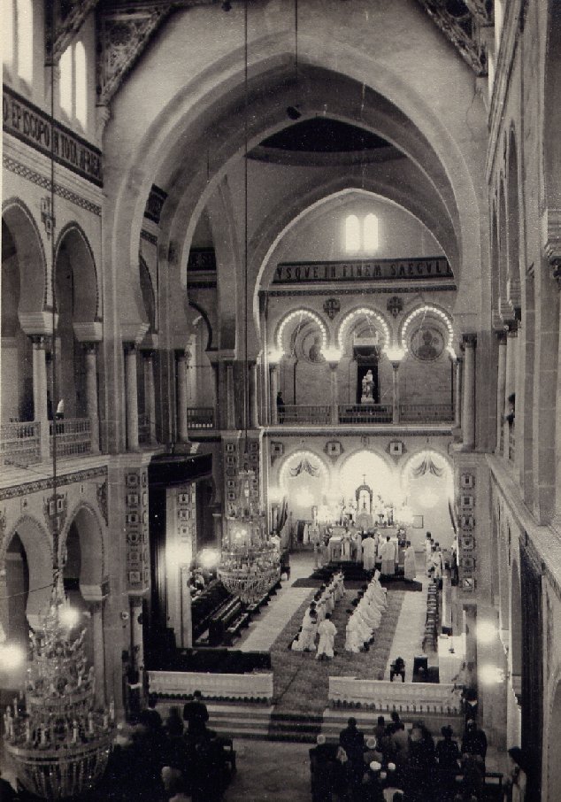 Priesterwijding in de Basiliek van Carthago op 21 april 1957